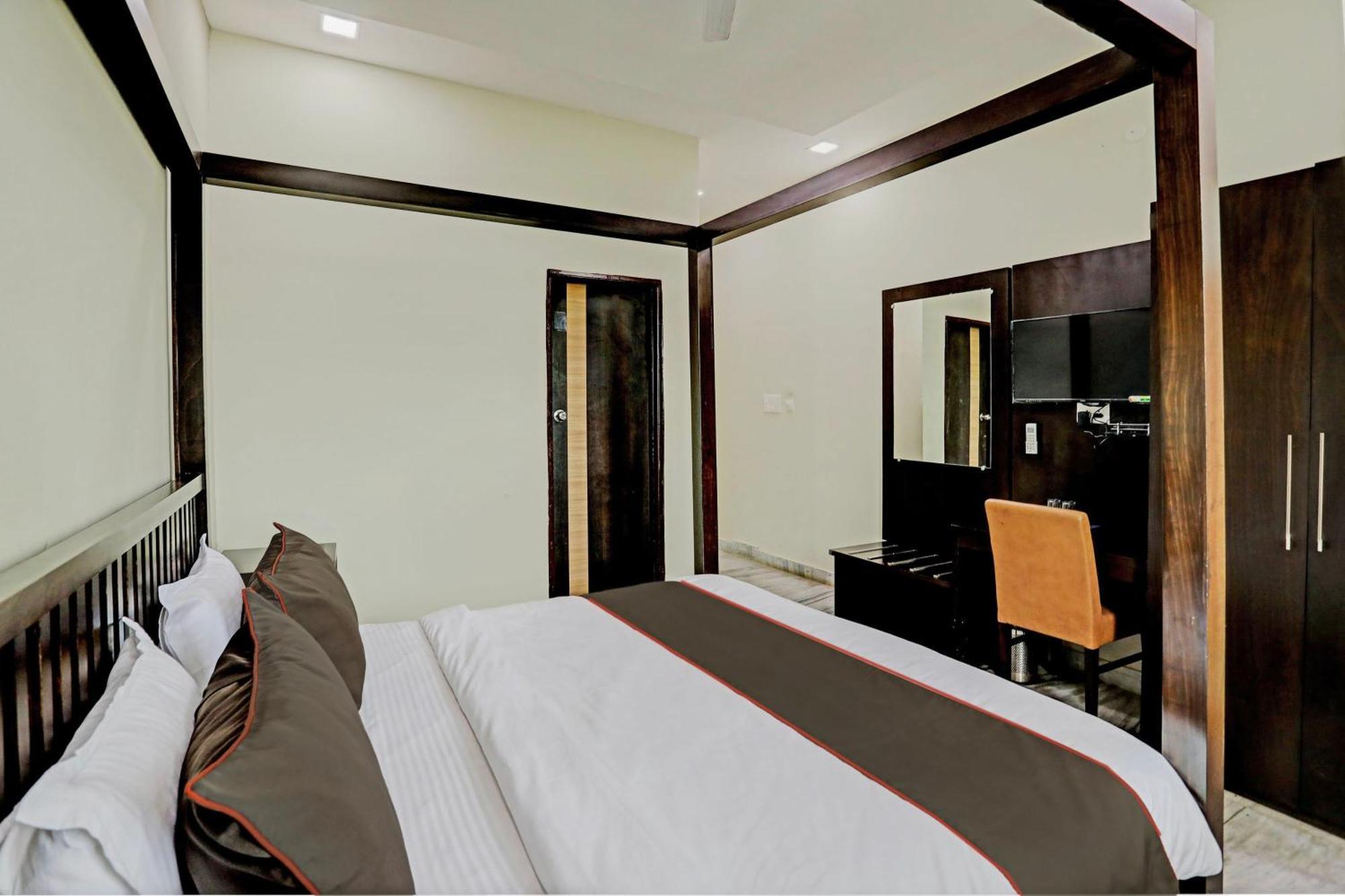 Collection O The Galaxy Resort นาถดวารา ภายนอก รูปภาพ