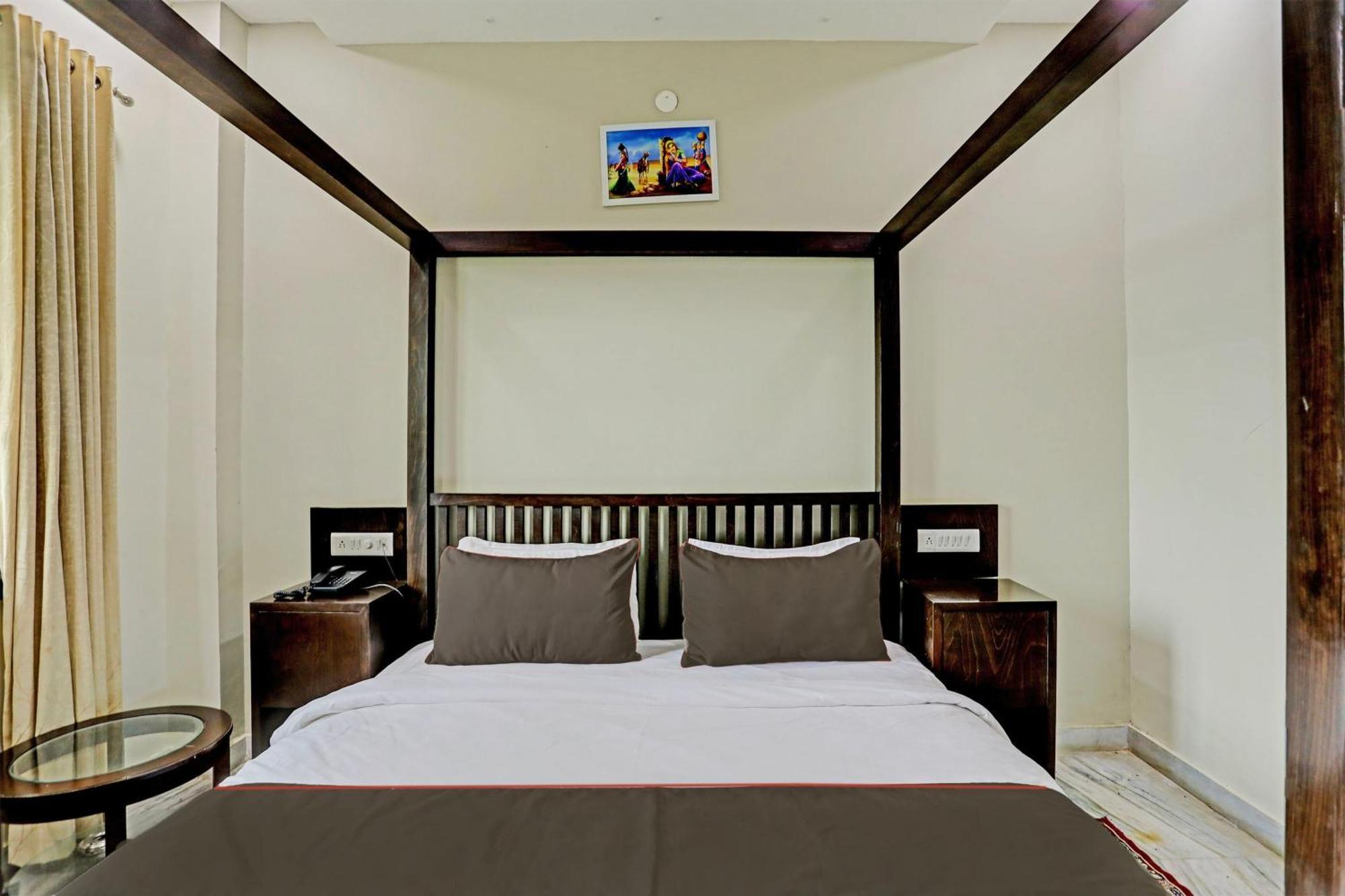 Collection O The Galaxy Resort นาถดวารา ภายนอก รูปภาพ